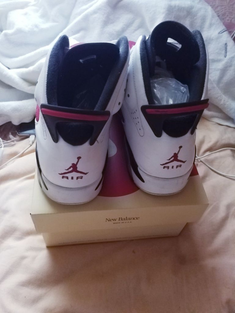 나이키에어 조던 6 카마인 290 이미지