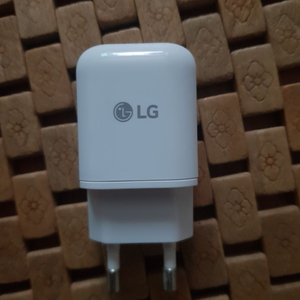 LG 정품 usb 고속충전기 16.2W