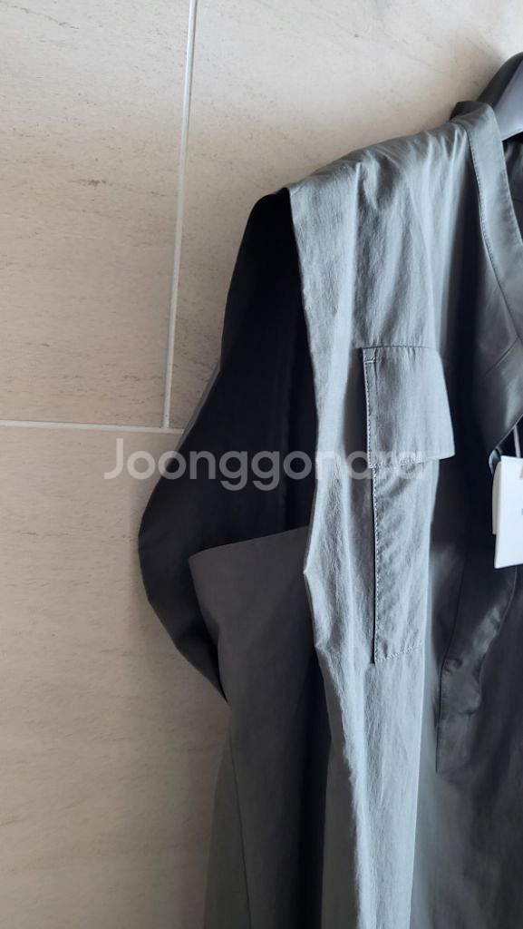 (정품) 구호(23ss) 라이트웨이트 슬리브리스 블라웃--5