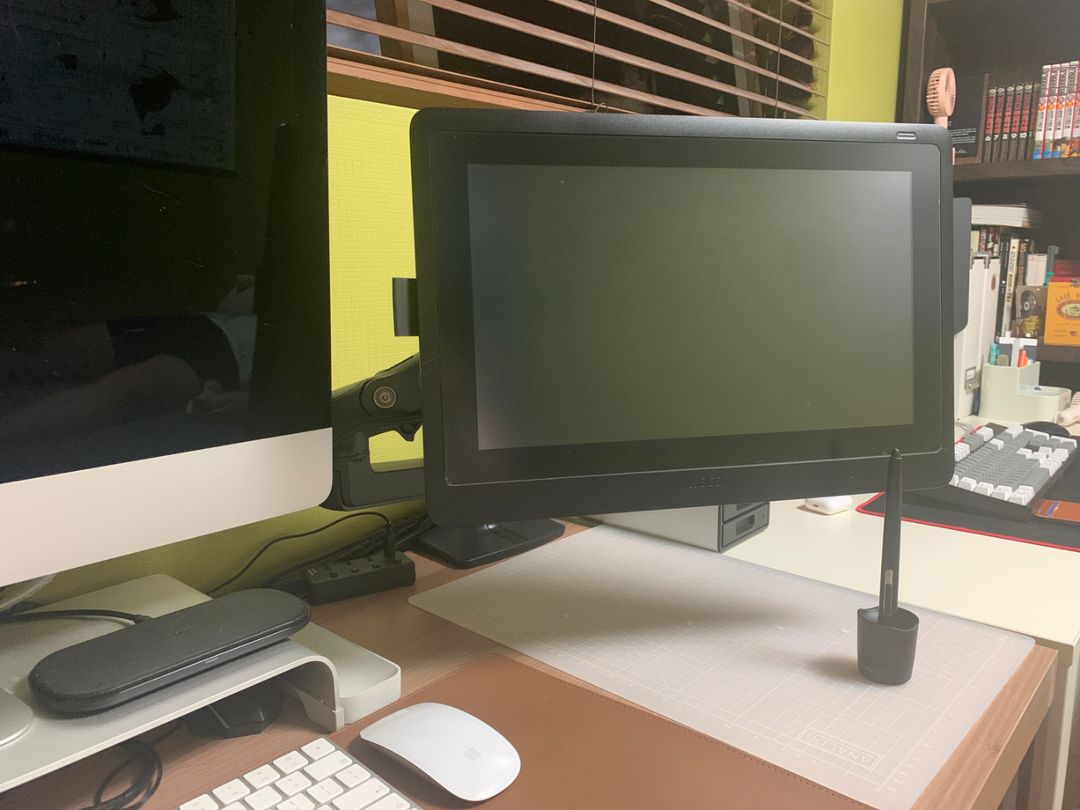 와콤 신티크16+어고트론암LX =45만원 | 중고나라 - 안심되는 중고거래