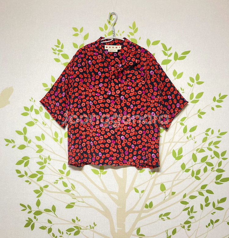 마르니 100%실크 타이넥 입술 프린트 셔츠 블라우스--0