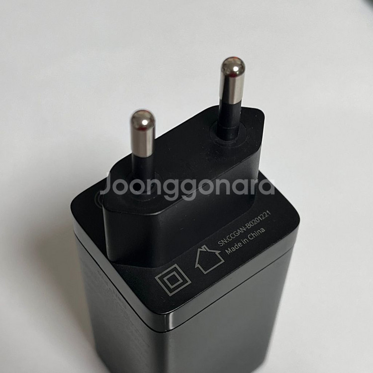 베이스어스 GaN2 PRO 65W 멀티 충전기--1