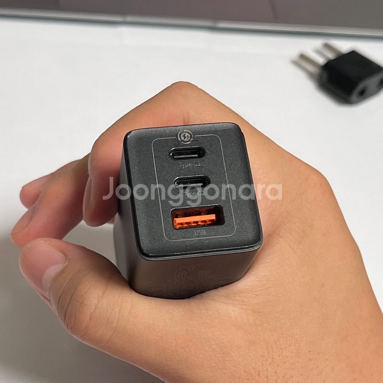베이스어스 GaN2 PRO 65W 멀티 충전기--2
