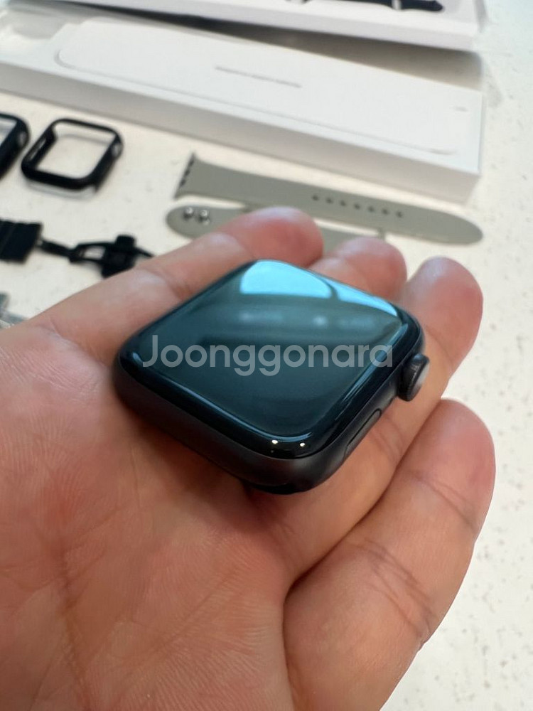애플워치se 44mm GPS 스페이스그레이 풀박스팝니다--2