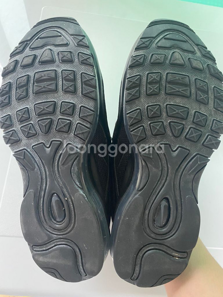 나이키 에어맥스97 트리플블랙 255미리(S+급)--6