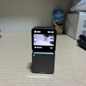 dji 액션2 듀얼스크린 신동품 팝니다