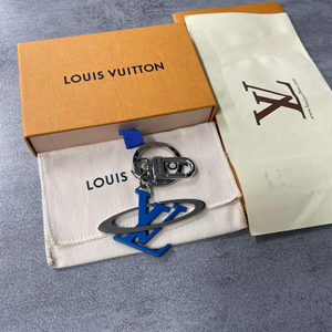 Louis Vuitton LV Initiales Belt M9229 in 2023