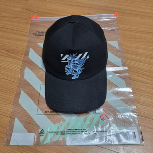 오프화이트볼캡
