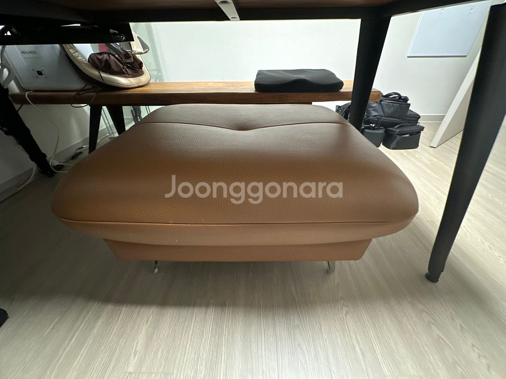 자코모 루셀 3.5인용 풀소가죽(슈렁큰)소파&스툴--2