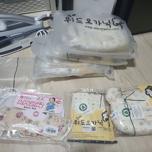 새상품)위드오가닉 짱구베게,침받이(턱받이),이유식받이