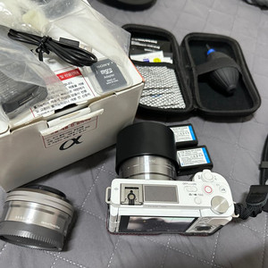zv-e10+렌즈2개+피지텍원모어가방+삼각대 판매합니다