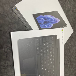 서피스 프로9 i7 512 모델 팝니다.