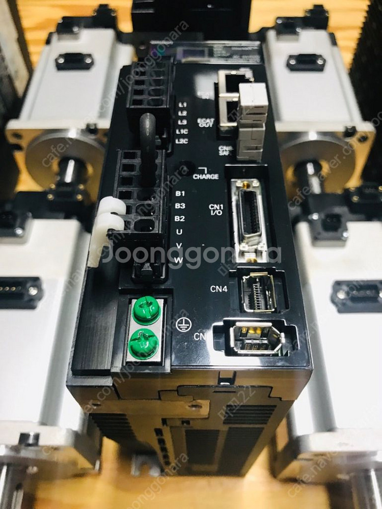 OMRON. 서보 드라이버. 서보 모터.--4