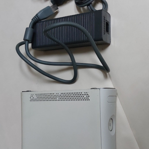 XBOX360 본체 세트(하드디스크 게임패드 제외)