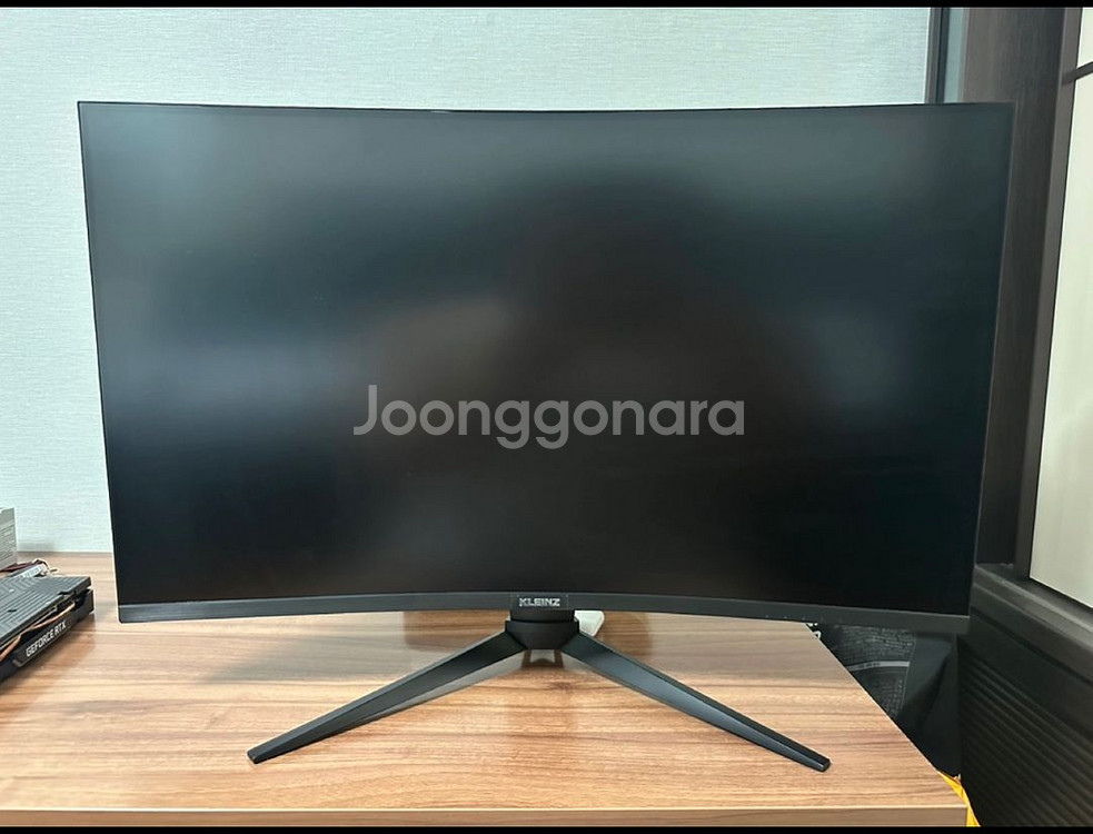 32인치 게이밍모니터 팝니다클라인즈 32인치 165hz--2