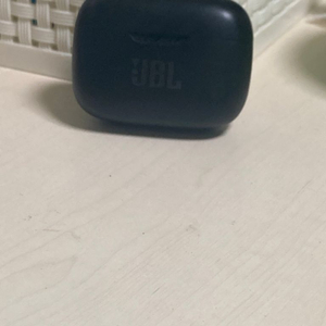 JBL tune 230