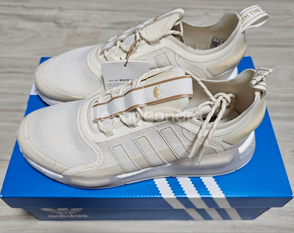 아디다스신발 NMD V3(GY6818-255)--1