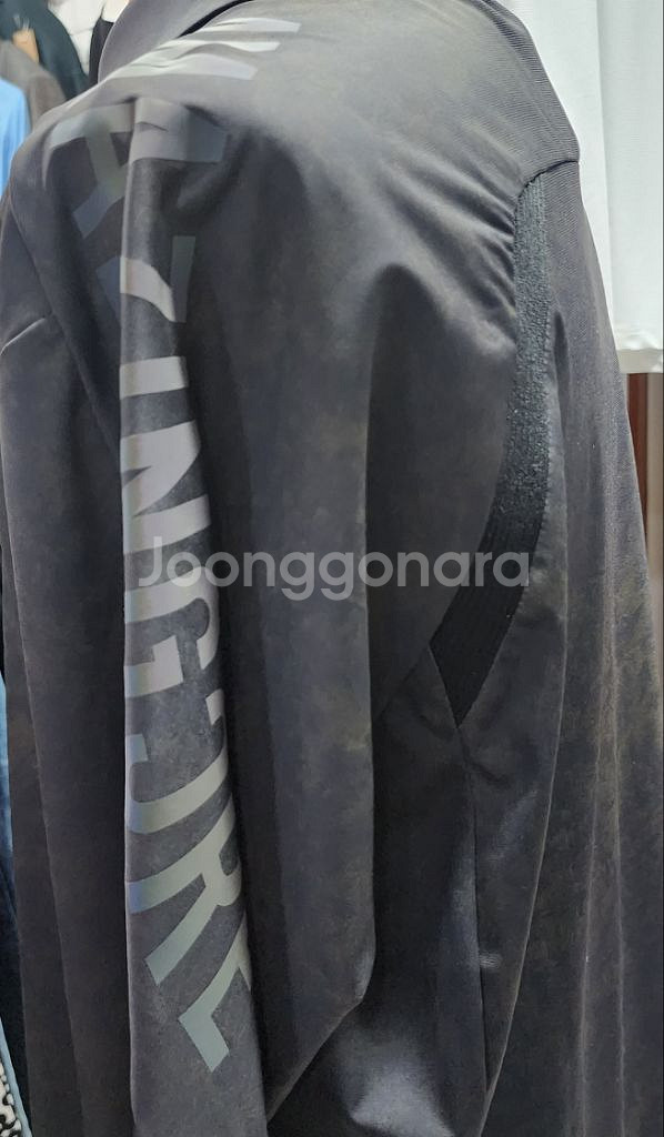 어메이징크리 남성 골프티셔츠 라지 새옷--2