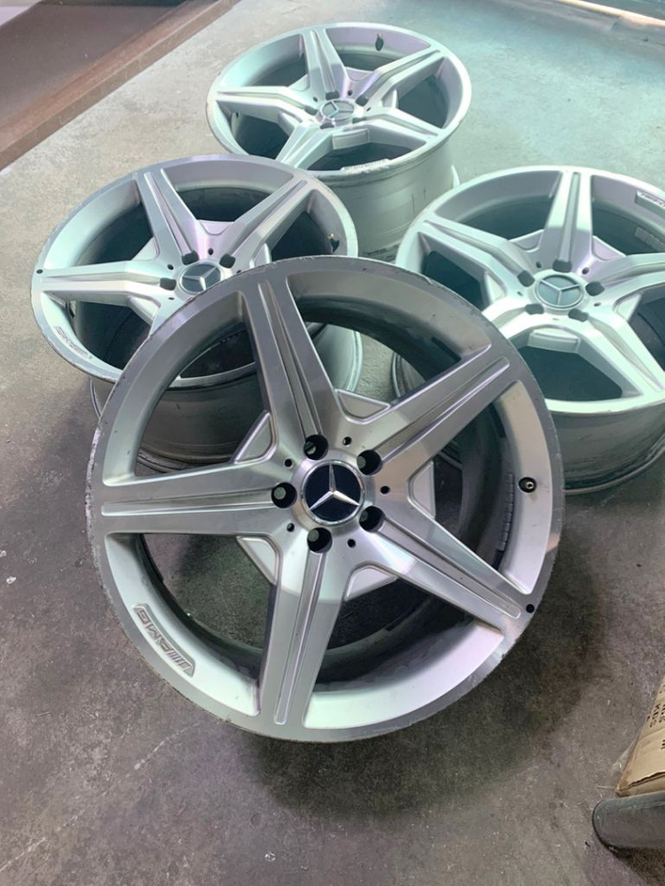 벤츠 정품 AMG 19인치 휠 4짝 한대분+휠볼트20개--1
