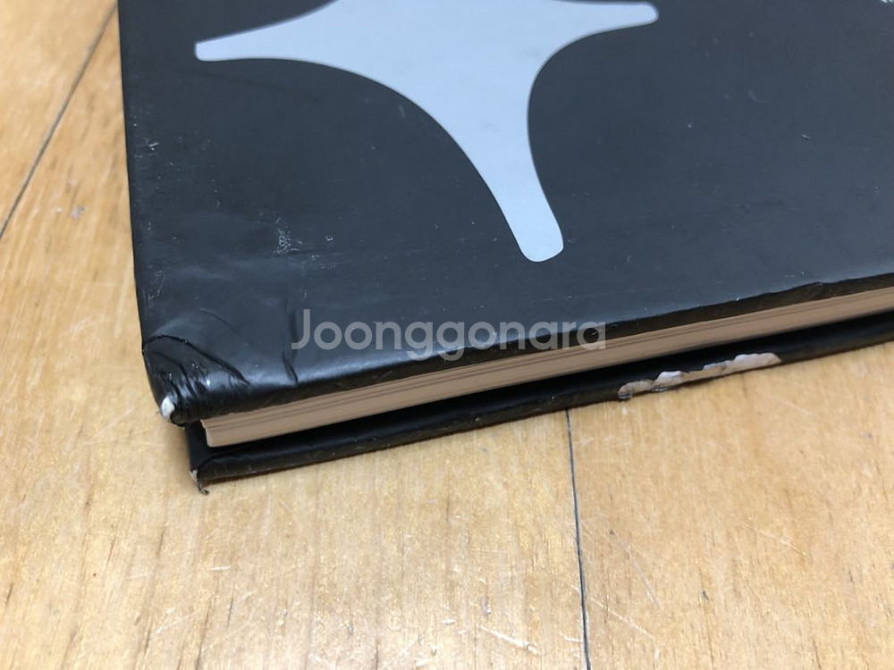 Hi-Fructose 해외예술서적(hard cover)--3