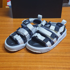 뉴발란스 카라반 샌들 220-230