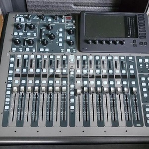 Behringer 베링커 X32 COMPACT디지털믹서