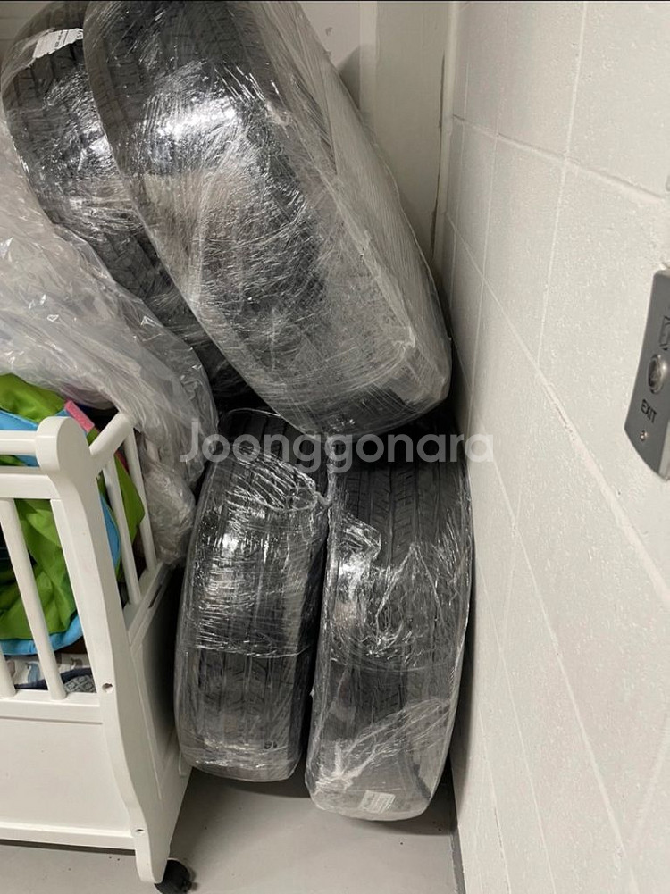 지프 랭글러 오버랜드 18인치 순정타이어 새상품--0