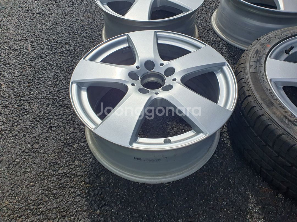 벤츠.215/45/.R17--2