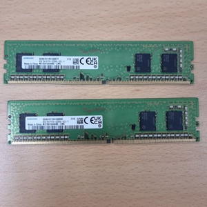 메모리 ddr4 8 g 두개 총 16g(택포)