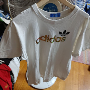 # adidas(95?)