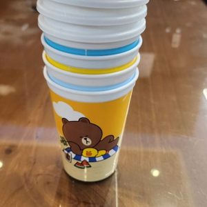 라인프렌즈 홍콩 한정 네스카페 리유저블컵