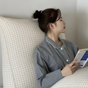 몇일안쓴) 집콕 삼각 등받이 쿠션 2개 / 봄체크