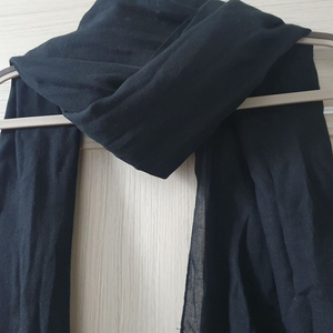 가벼운 블랙 스카프 머플러