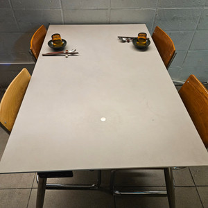 통세라믹+ 테이블의자