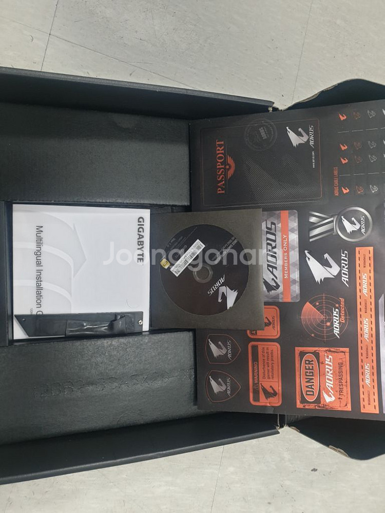 GIGABYTE TRX40 AORUS MASTER--2