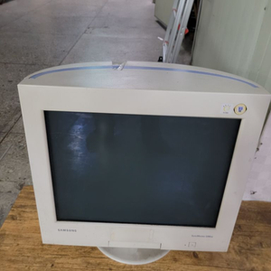 crt 22인치 삼성완전 평면모니터