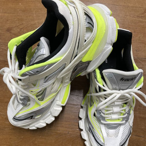 발렌시아가 트랙2 흰형 40사이즈