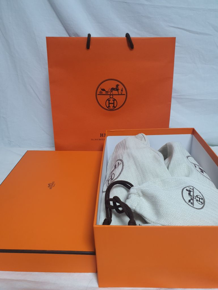 에르메스 부메랑 스니커즈 이미지