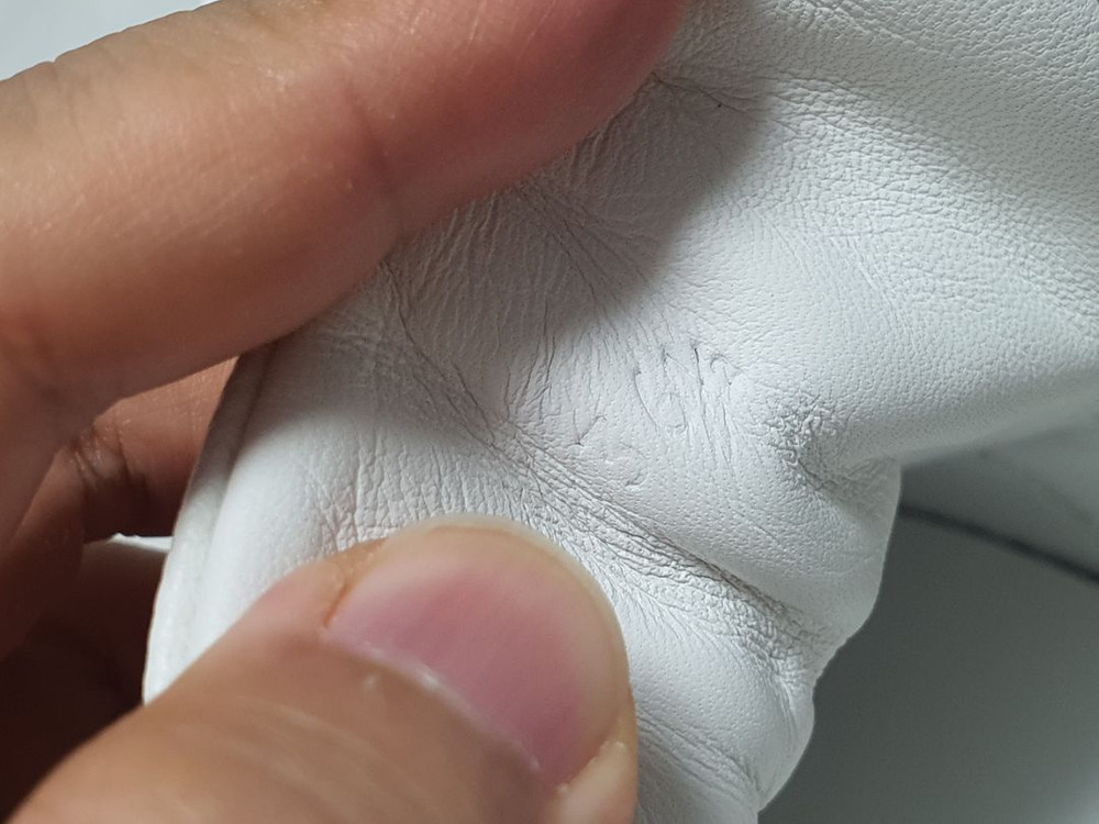 에르메스 부메랑 스니커즈 이미지