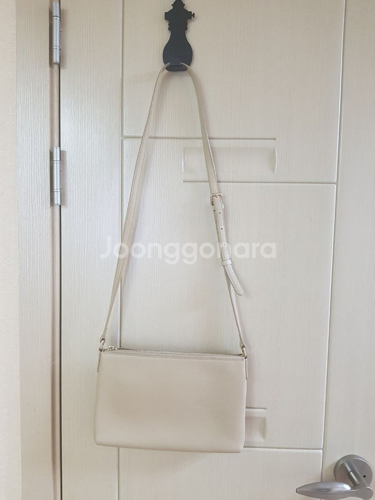 제이에스티나 크로스백--1