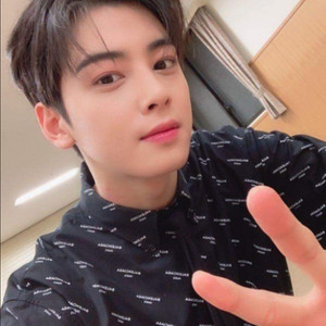 발렌시아가 남성 올로고 셔츠 39 (100-105)
