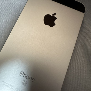 아이폰se1 64gb s급 해외판 배율100% 급처