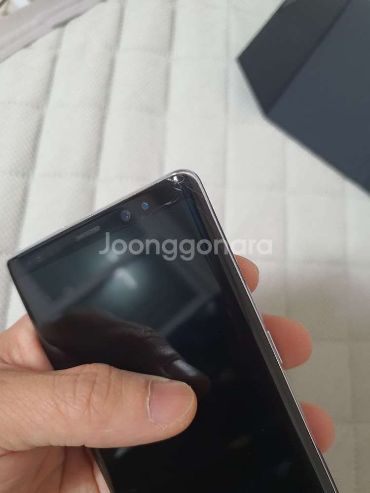 삼성 갤럭시 노트8 64GB 오키드그레이 액정 깨짐--3