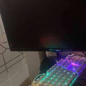 컴퓨터 키보드 마우스 스피커 묶어서 싸게 팝니다