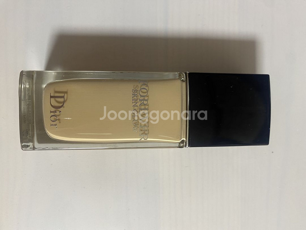 디올 포에버 스킨 글로우 파운데이션 판매합니다--2