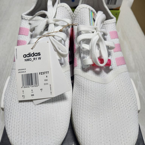 아디다스 NMD R1 운동화 화이트/핑크 FZ3777