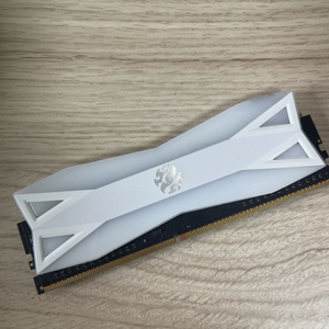 XPG LED램 DDR4 8GB 3200hz