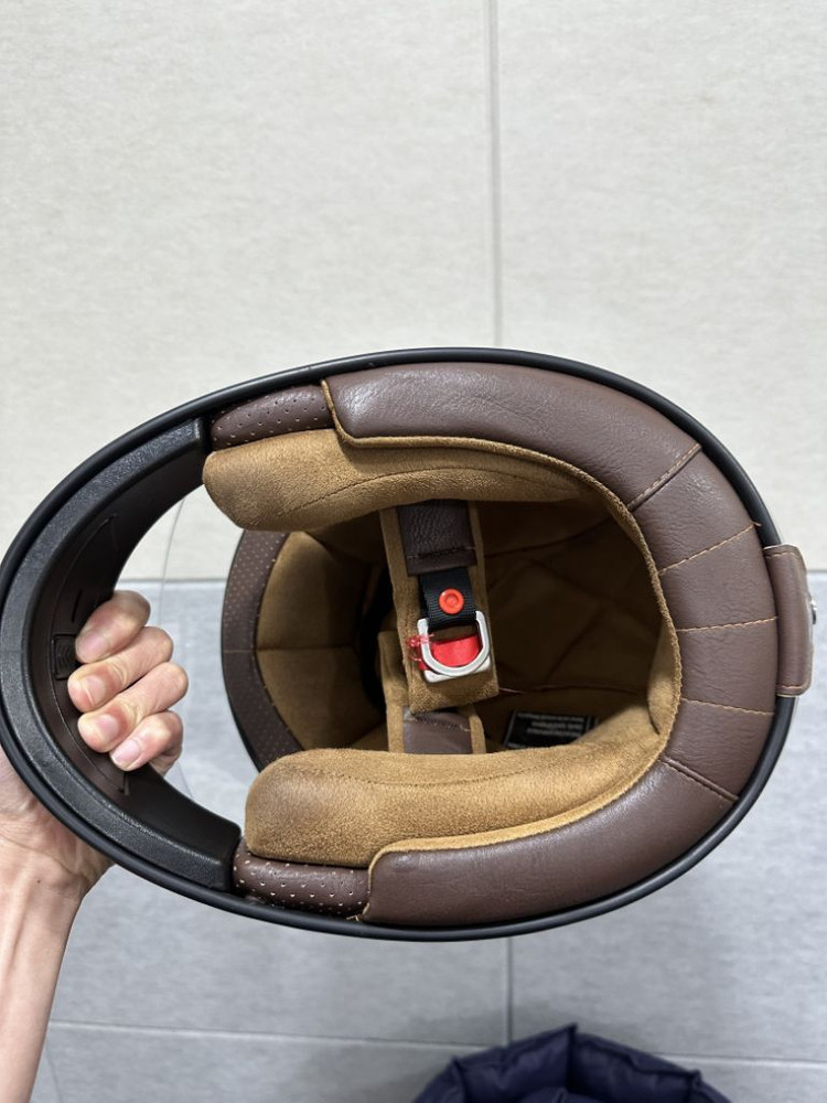 클래식헬멧 바이시티 로드스터2 매트블랙 M사이즈--2