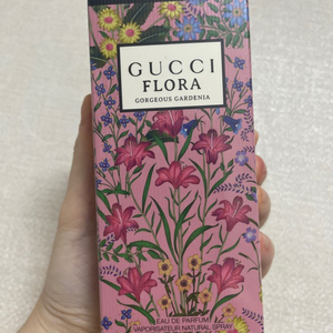 구찌 플로라 골저스 가드니아 오드 퍼퓸 50ml 팔아요