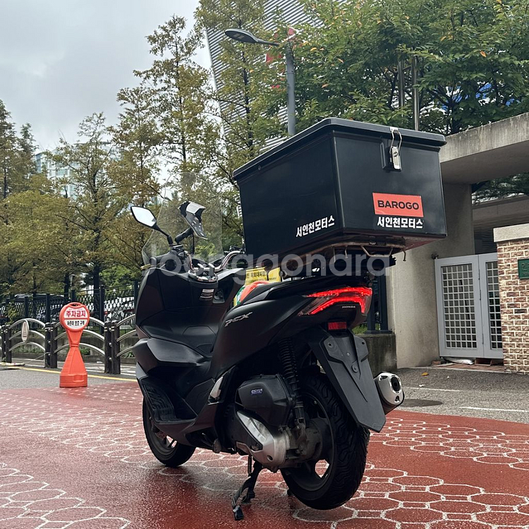 pcx125 22년식 블랙 차량 판매합니다--2